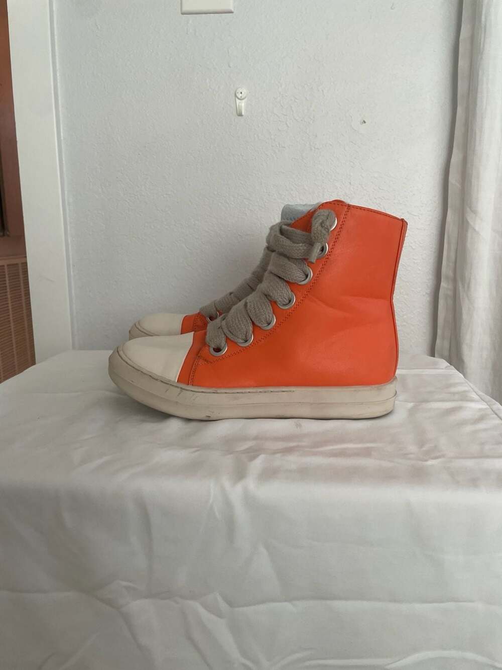 Orange High-Top Chunky Jumbo Lace Sneakers with Side Zipper
Men’s 
Retro
Jumbo l